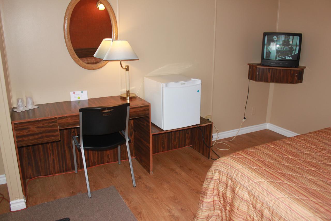 Motel Boise Blainville Eksteriør bilde
