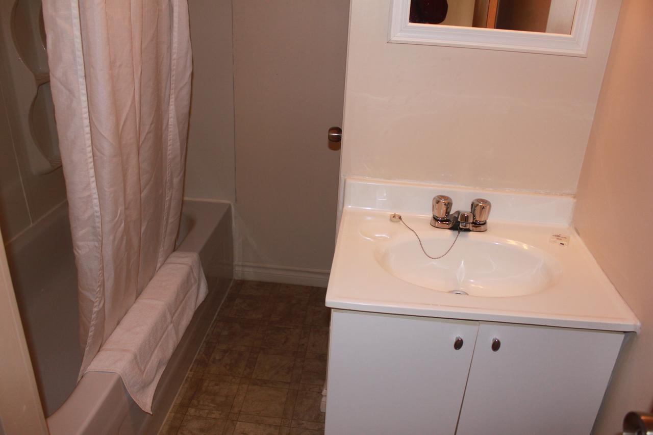 Motel Boise Blainville Eksteriør bilde