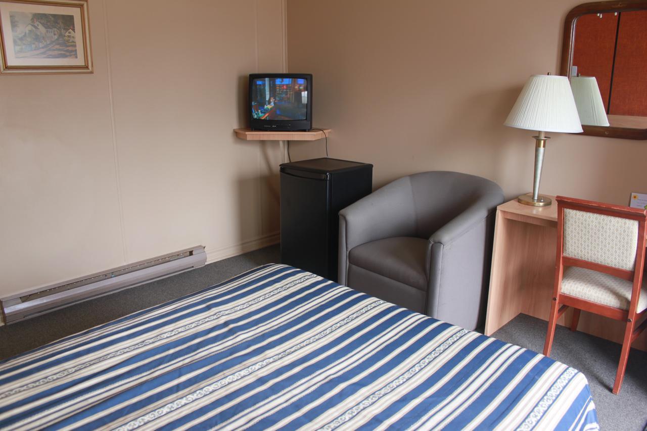 Motel Boise Blainville Eksteriør bilde