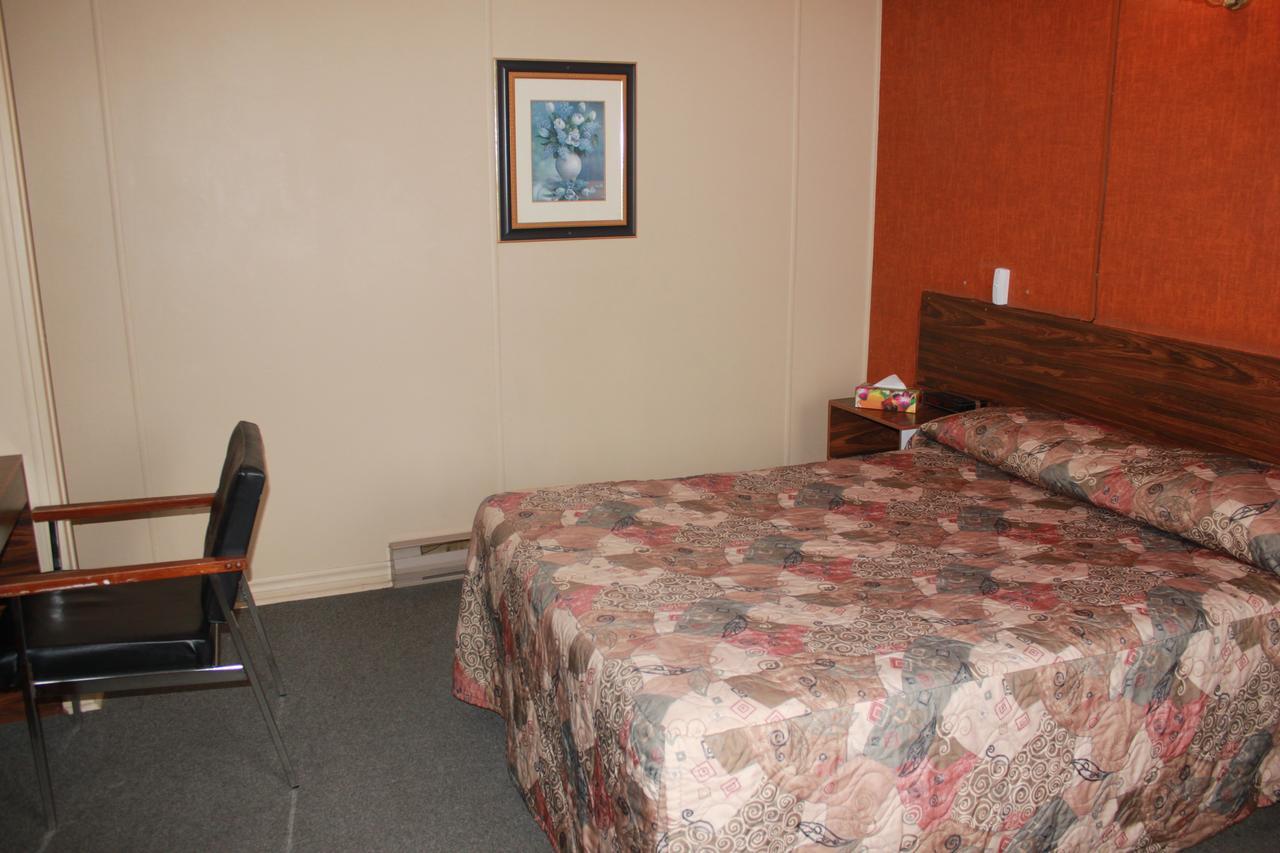 Motel Boise Blainville Eksteriør bilde