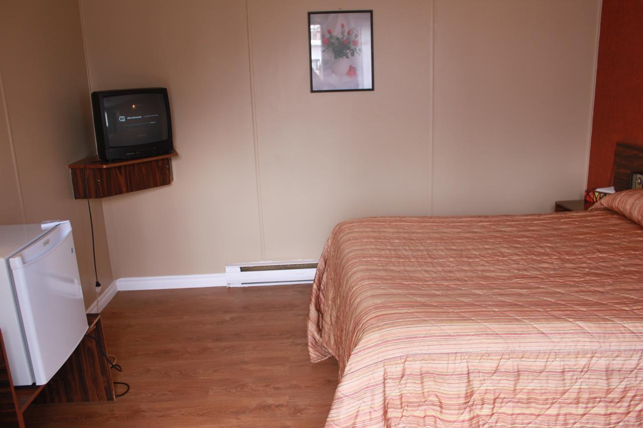 Motel Boise Blainville Eksteriør bilde